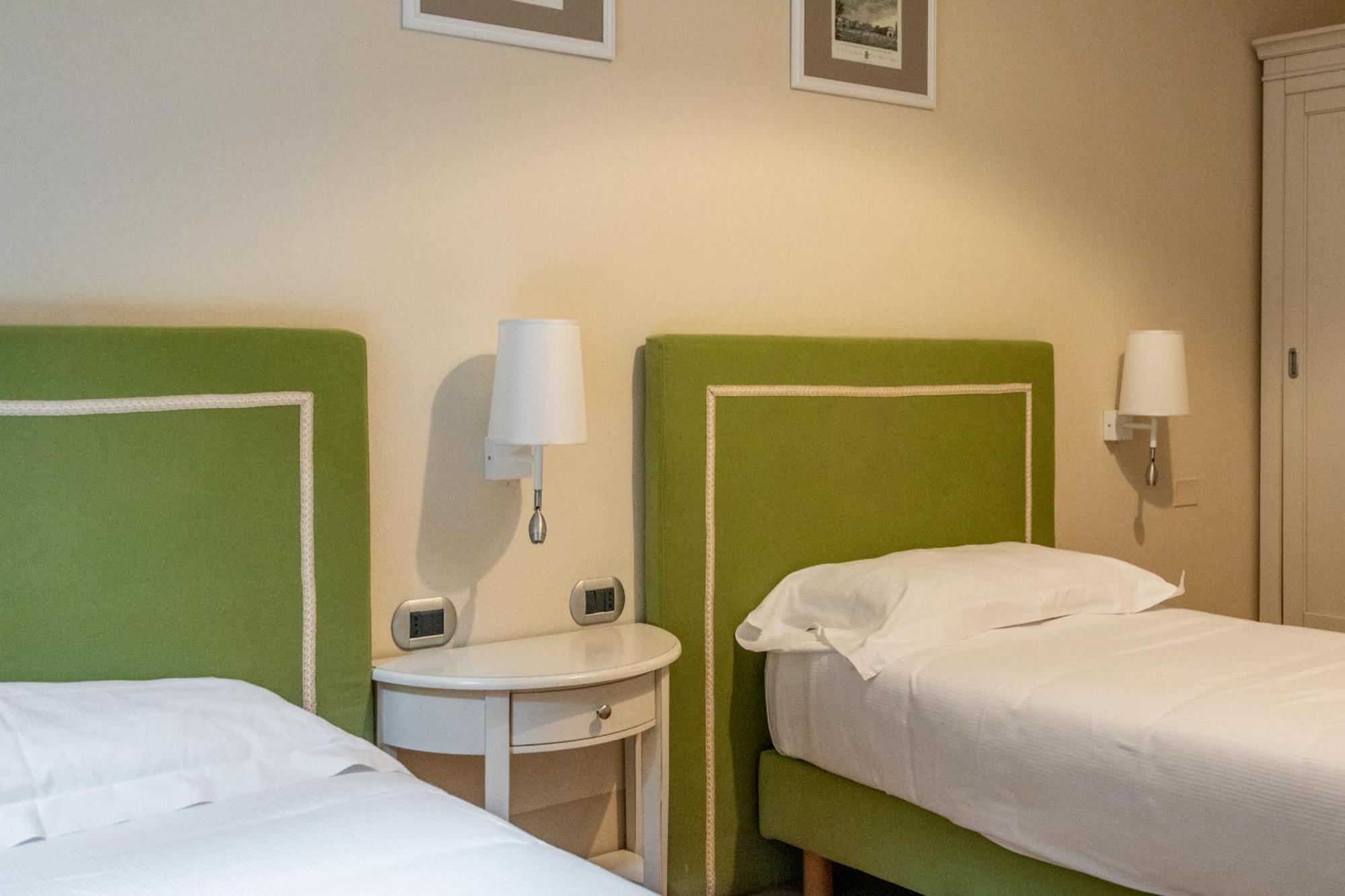 Casa Isolani Guest House Piazza Maggiore — Foto 1